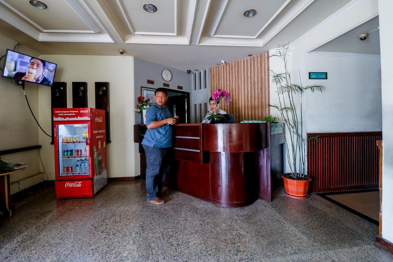 Reddoorz Plus Near Universitas Lambung Mangkurat Banjarmasin  Exterior photo